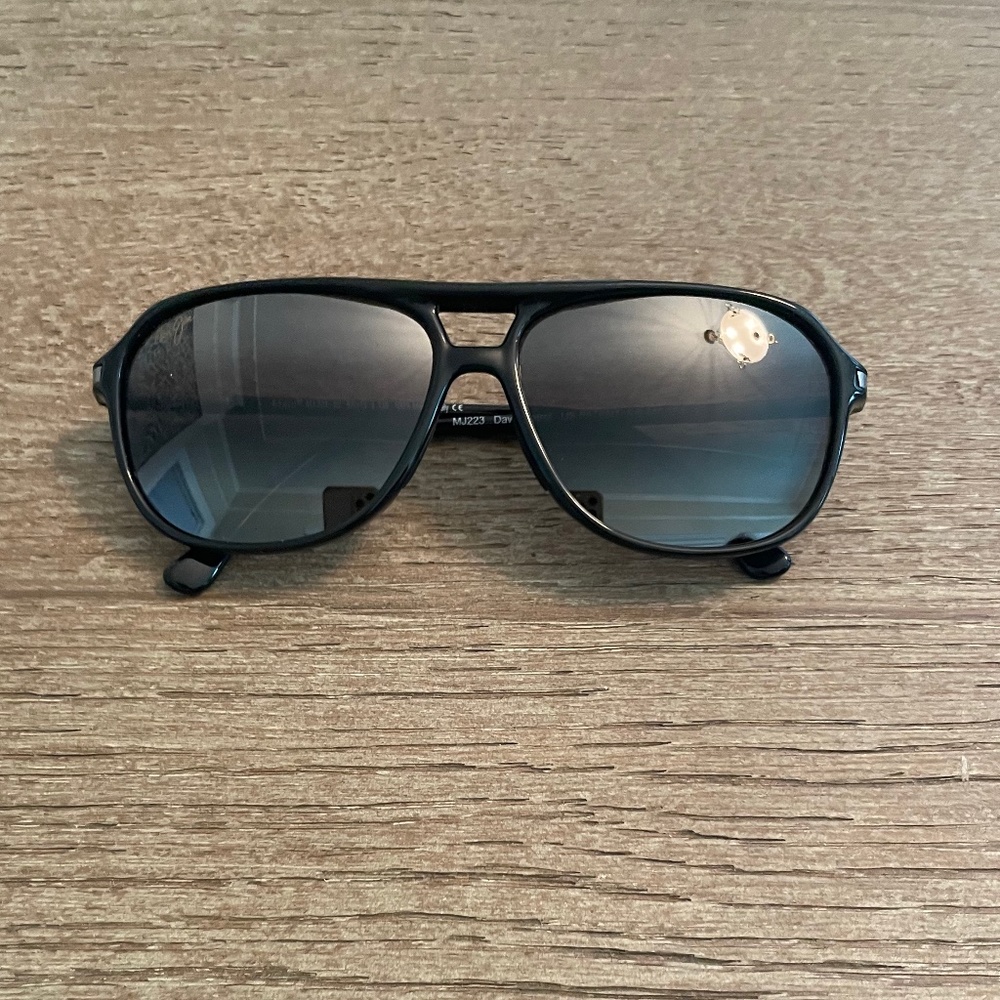 MAUI JIM - DAWN PATROL GLOSS BLACK/NEUTRAL GREY SUNGLASSES